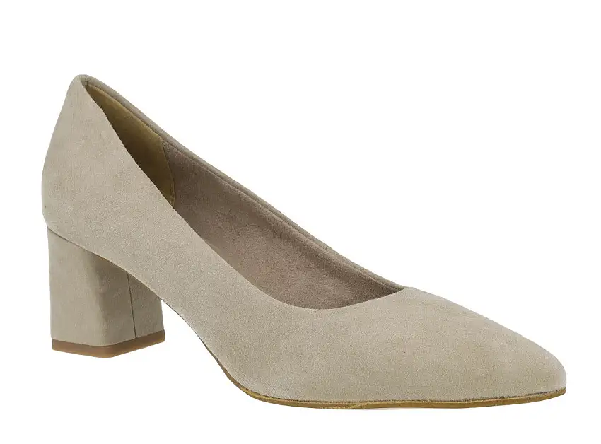 Salones de ante beige con tacones anchos de 6 cms
