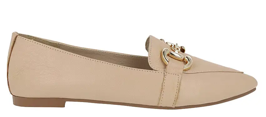 Mocasines de piel con adorno metálico dorado