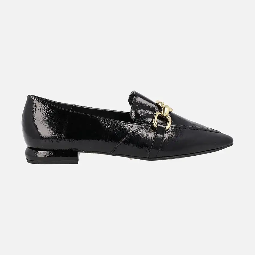 Mocasines negros de charol Monastir con adorno metálico dorado