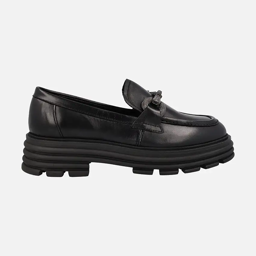 Mocasines negros de piel Noela con adorno metálico