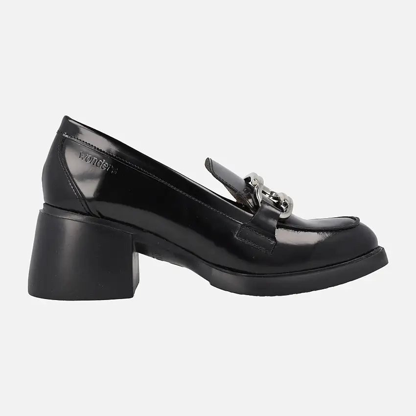 Mocasines Wonders Fly Kimba en florentik negro con adorno metálico