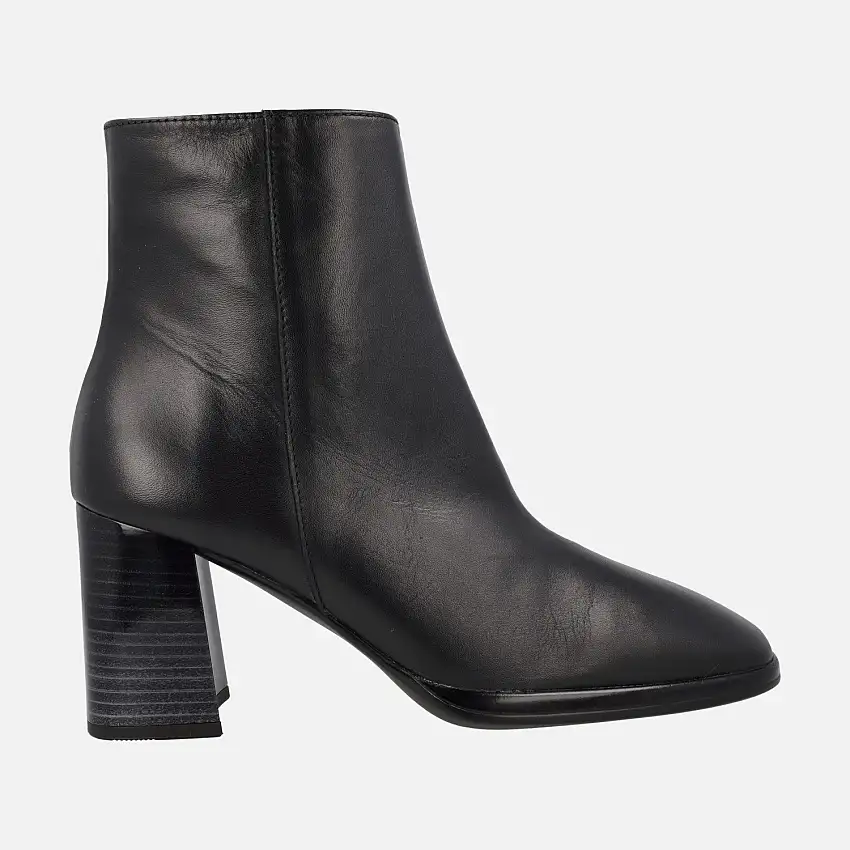 Botines de piel Hispanitas Monaco con tacones de 8 cms