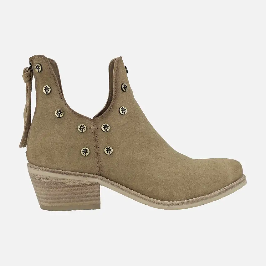 Botines Cut out con remaches y cremallera trasera