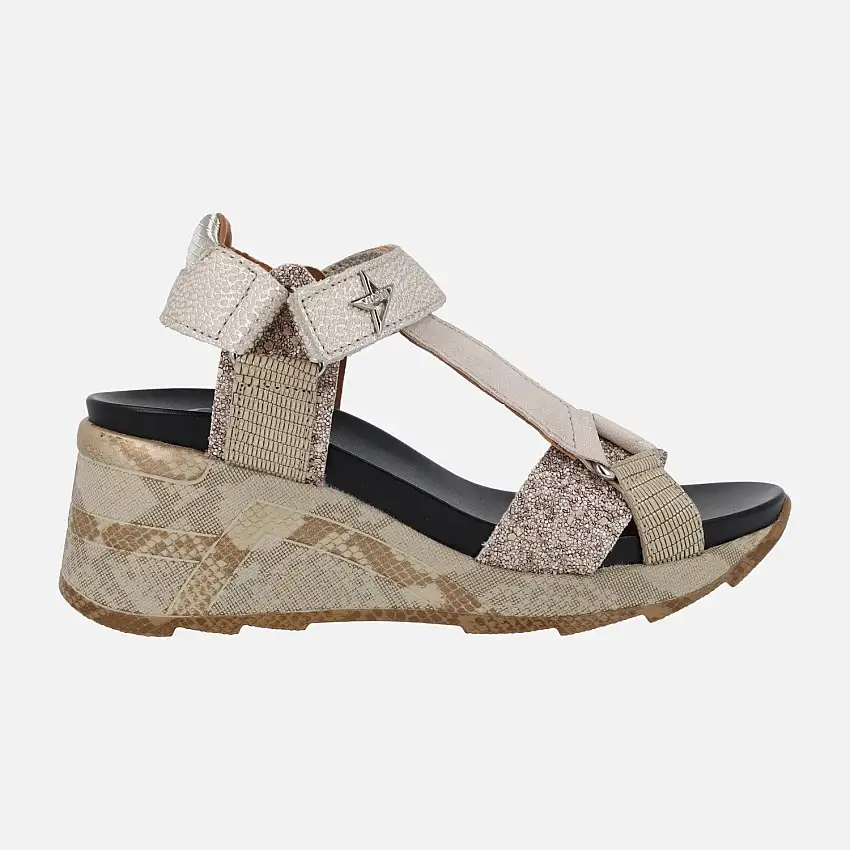 Sandalias de cuña en combinado platino con cierre de velcros