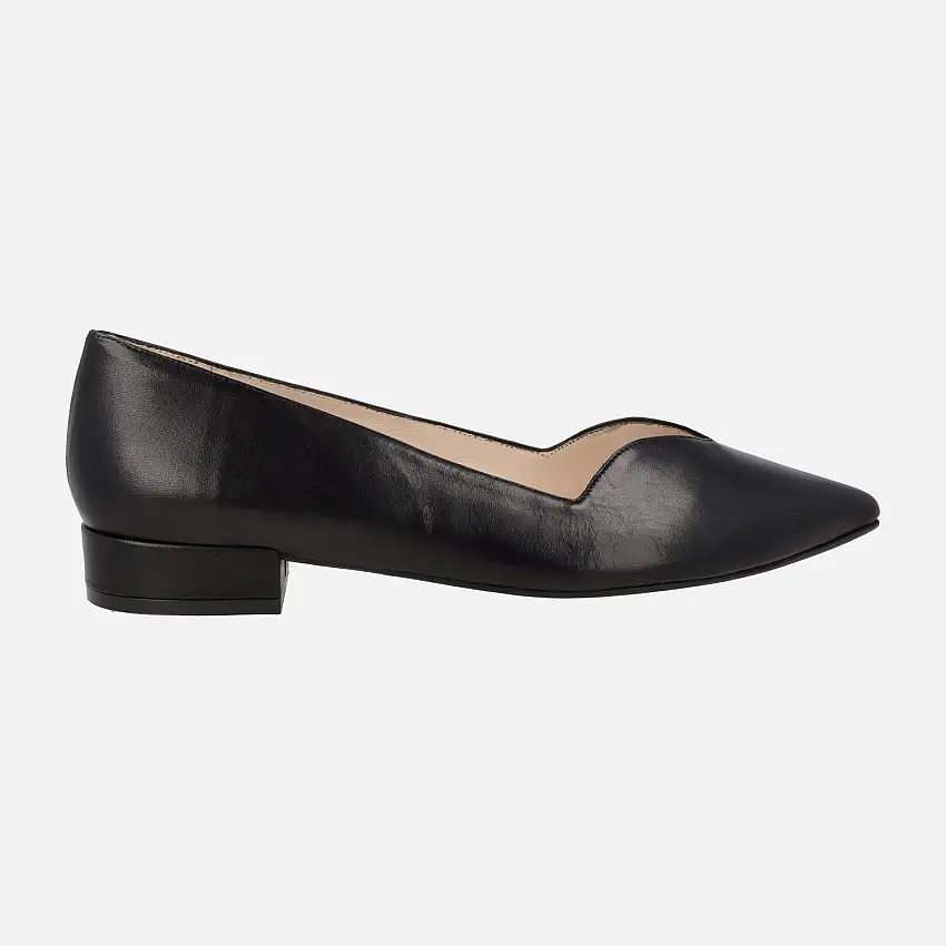 Zapatos de piel con tacón bajo y escote pico Breda
