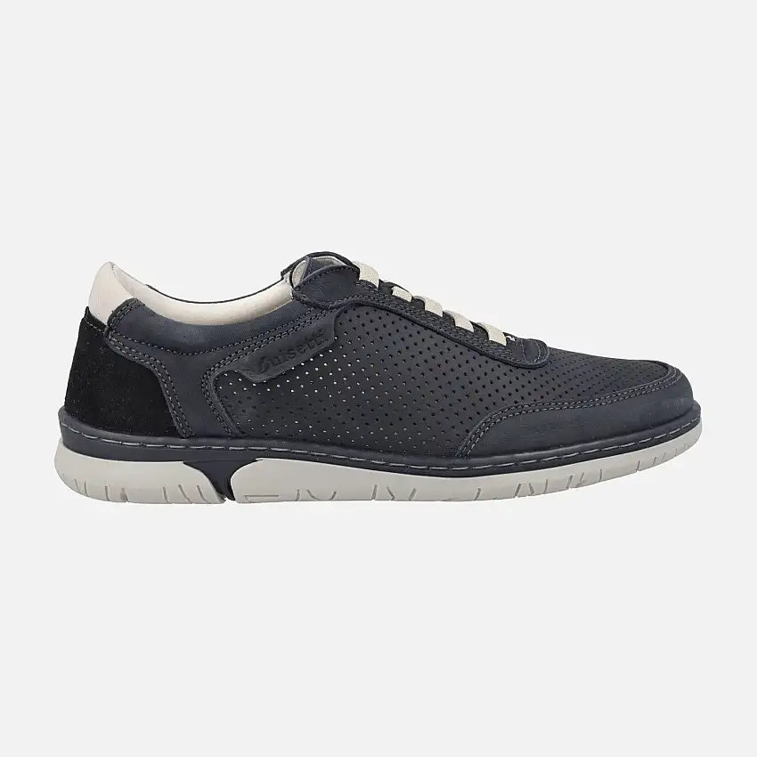 Deportivos para hombre en piel engrasada con picados
