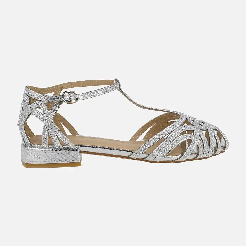 Sandalias cangrejeras con detalles de pedreria