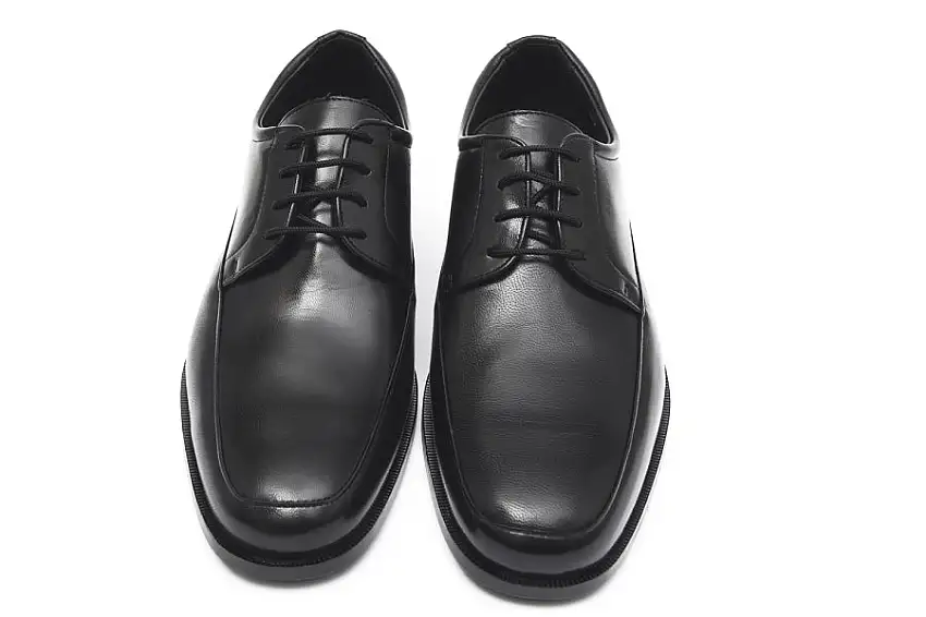 BAERCHI 4682 Zapato con cordones de vestir negro.