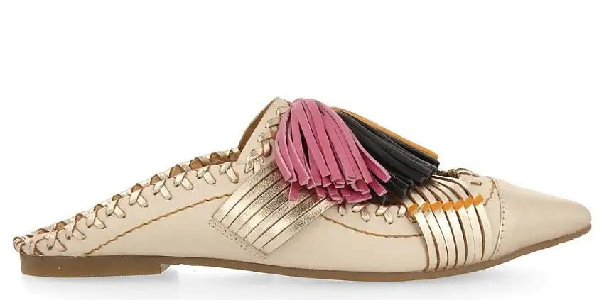 Babuchas de piel con borlas XL Gioseppo Papantla