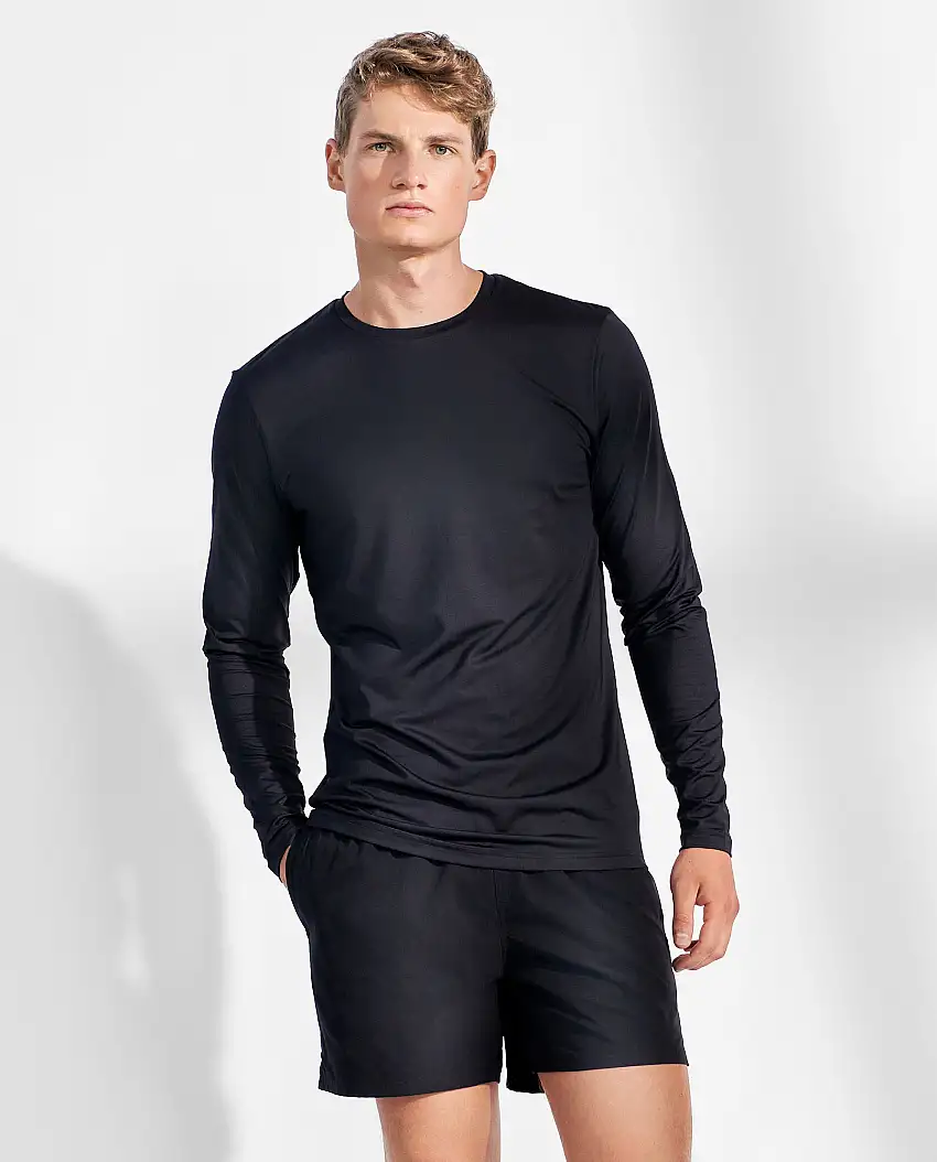 Camiseta active deportiva de manga larga negra