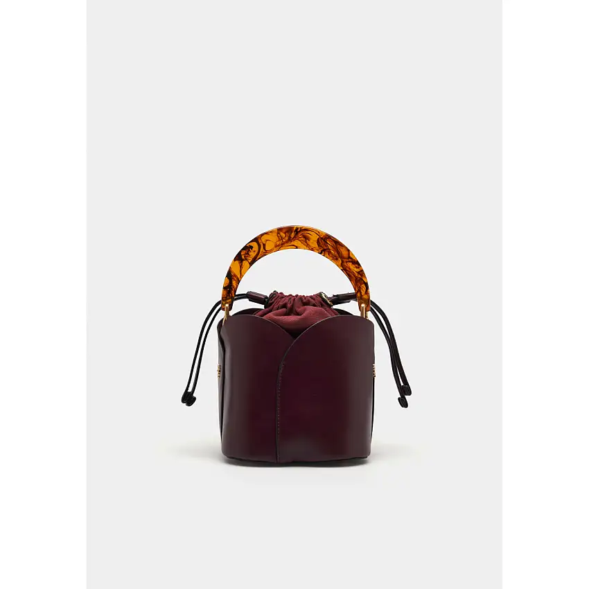 Mini bolso tipo cubo con asa de resina