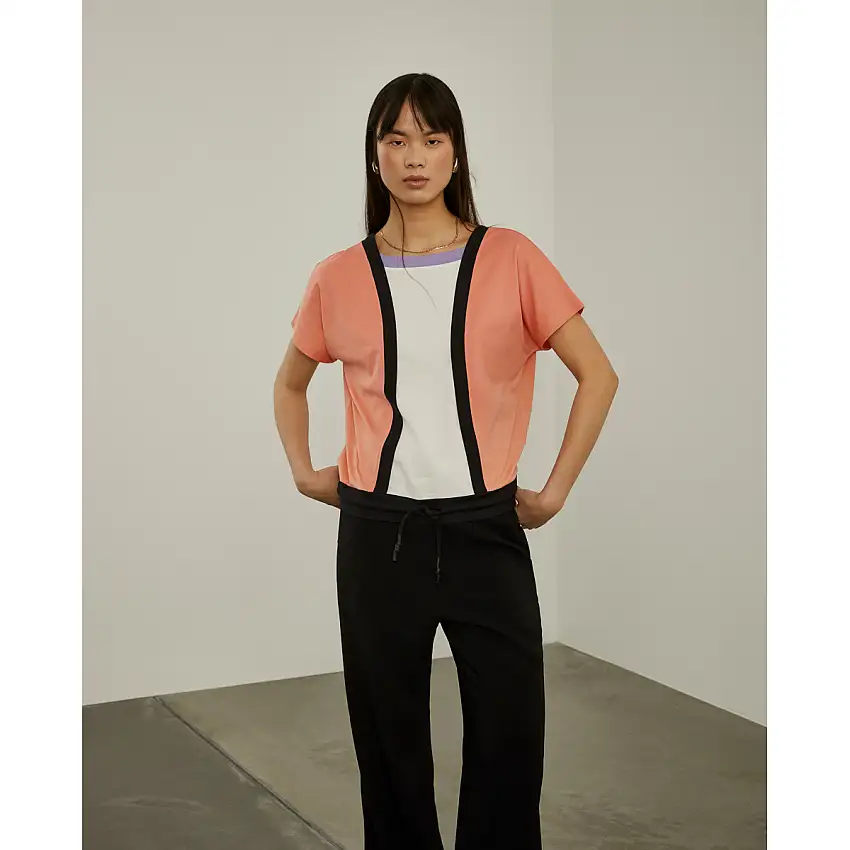 Camiseta color block con cintura ajustable