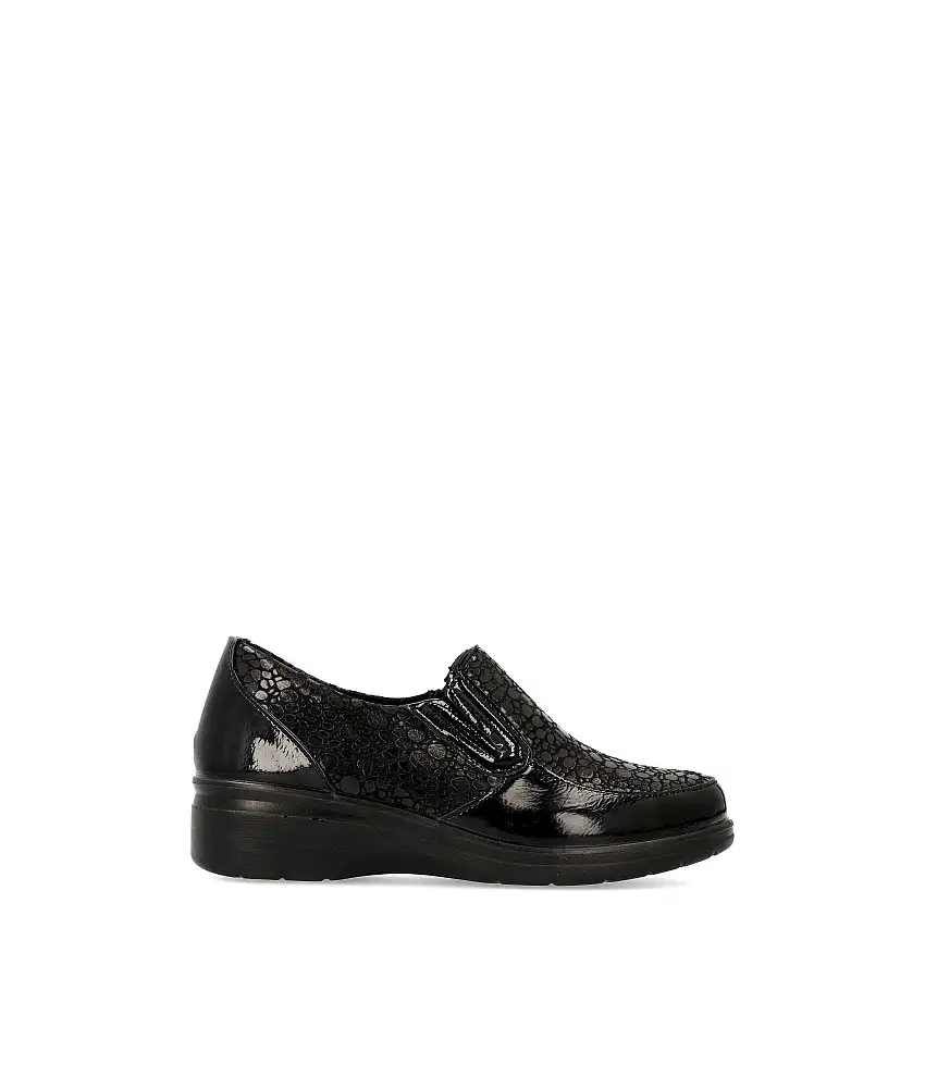 AMARPIES Zapato mocasín charol negro mujer