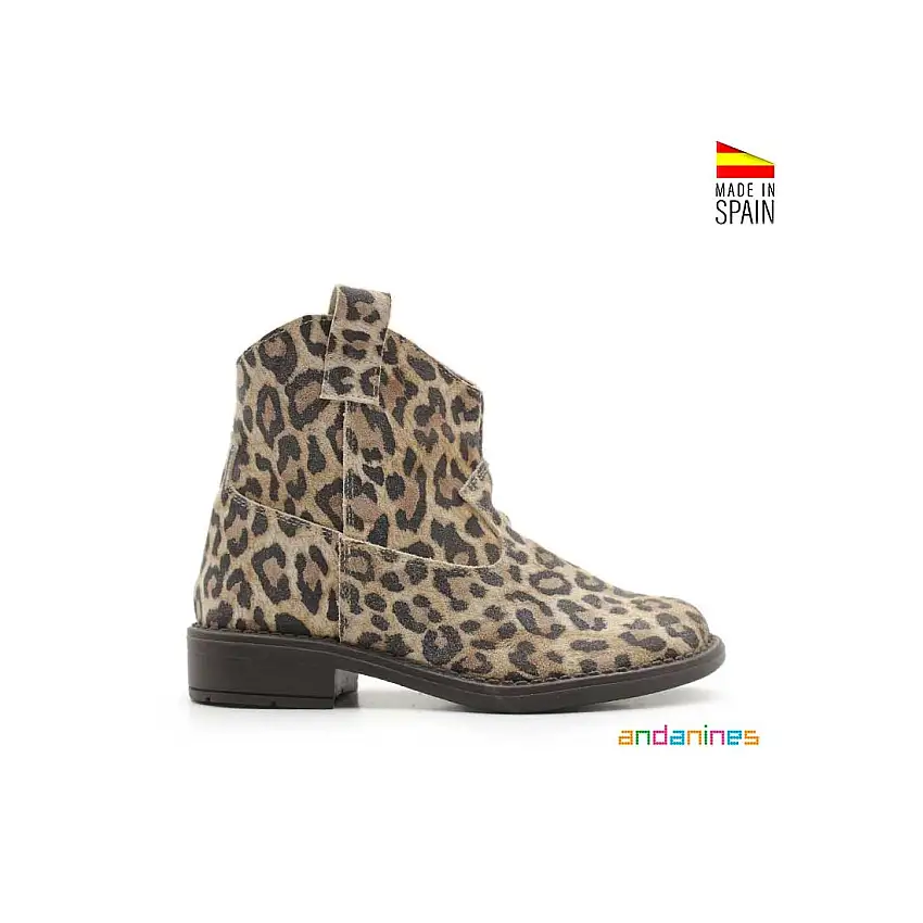 Bota leopardo estilo campero