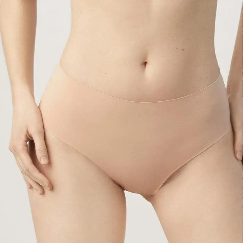 braguita de talle alto 100% invisible de ysabel mora.