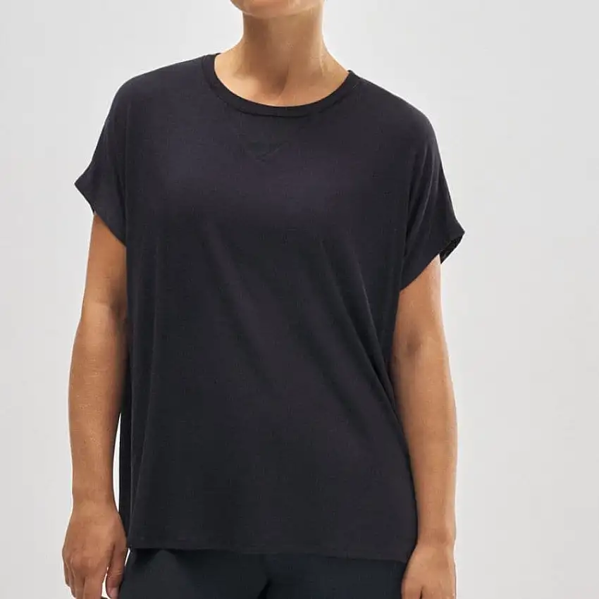 Camiseta deportiva maga corta, ysabel mora.