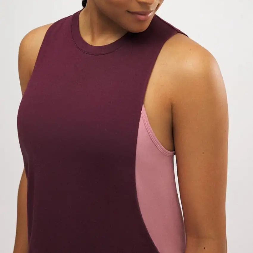 Camiseta deportiva sin mangas, ysabel mora.