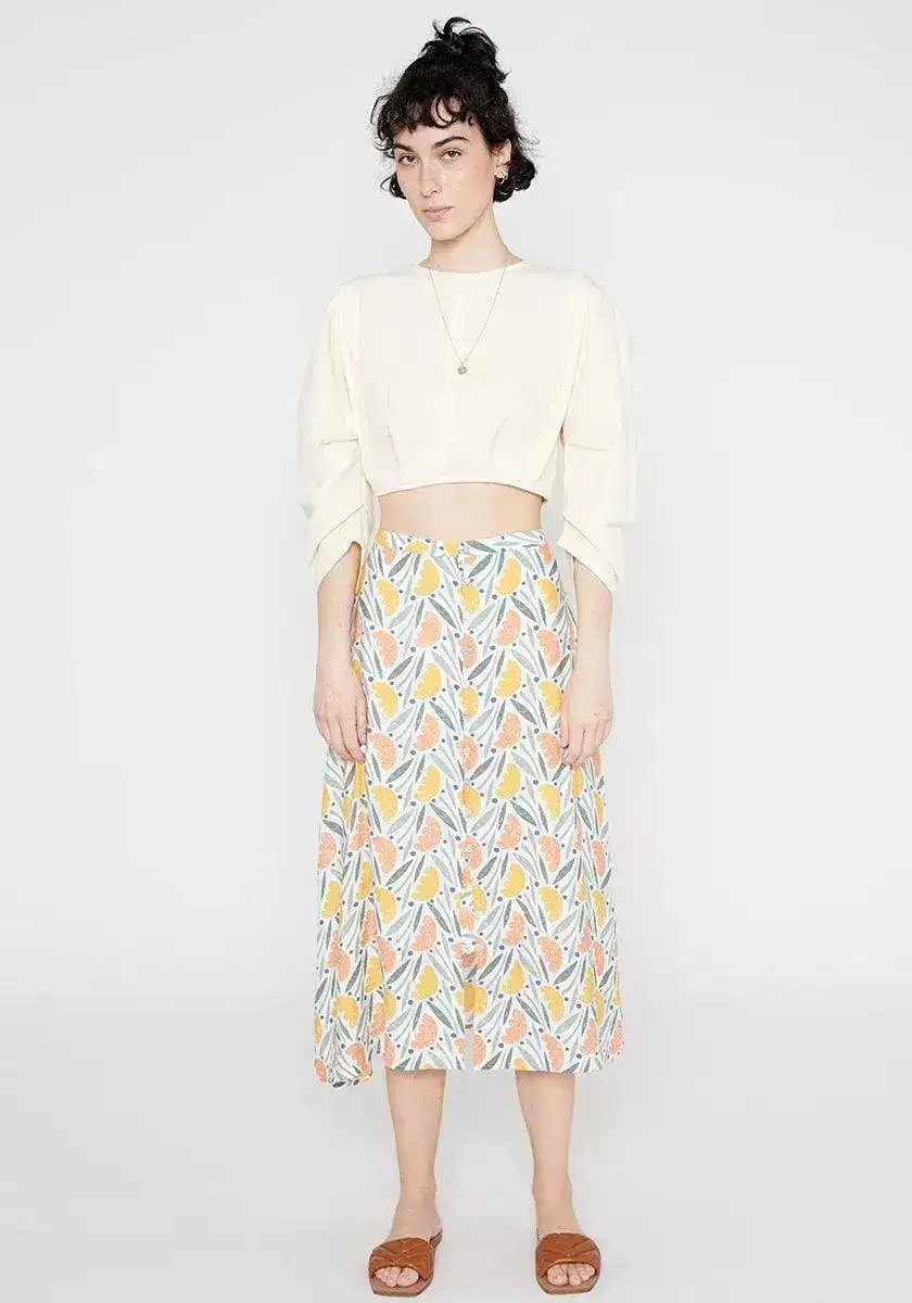Falda midi evasé con botones estampado vegetal
