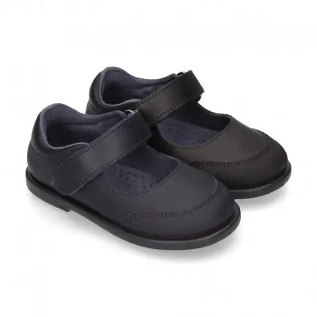 Zapato colegial tipo Mercedita con cierre adherente y puntera en piel lavable para peques.