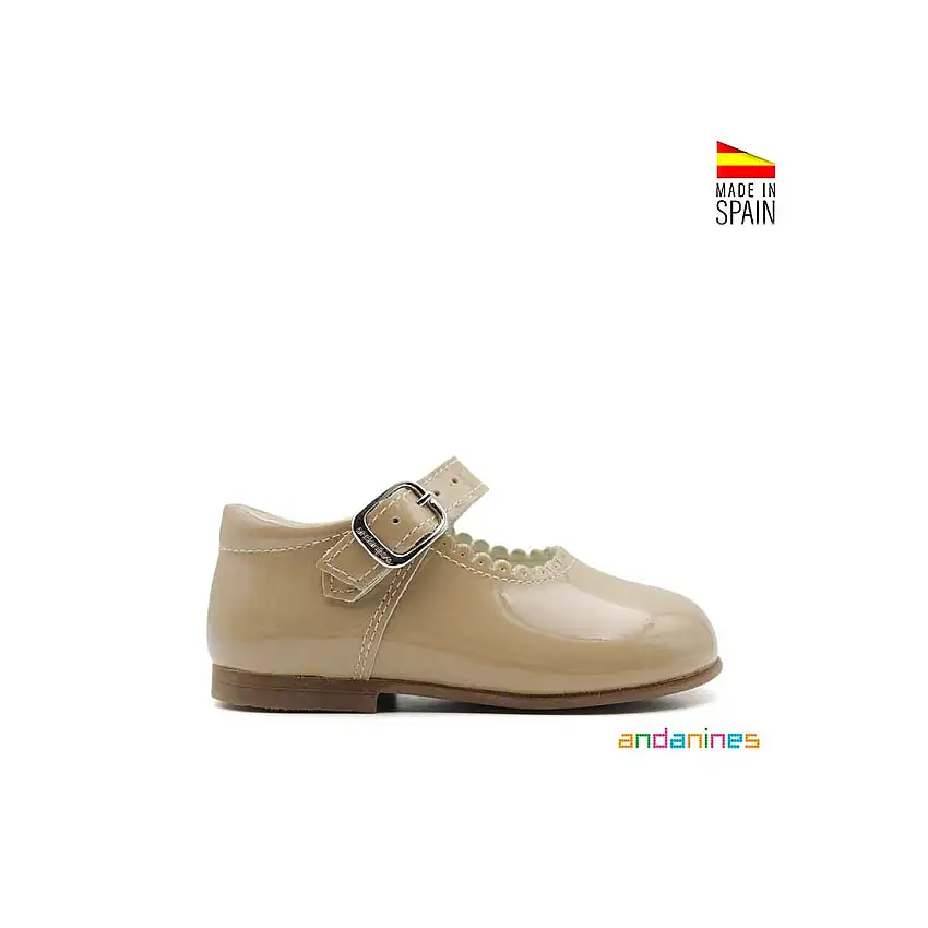 Zapato color arena Adanines