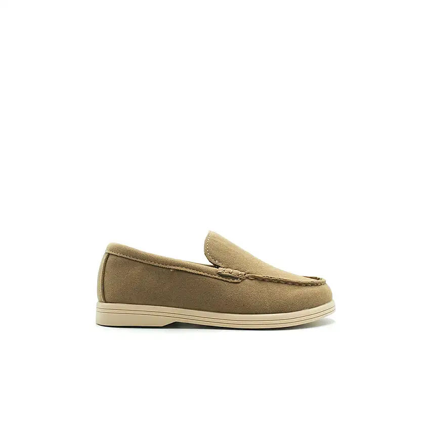 Zapato mocasín taupe con suela beige