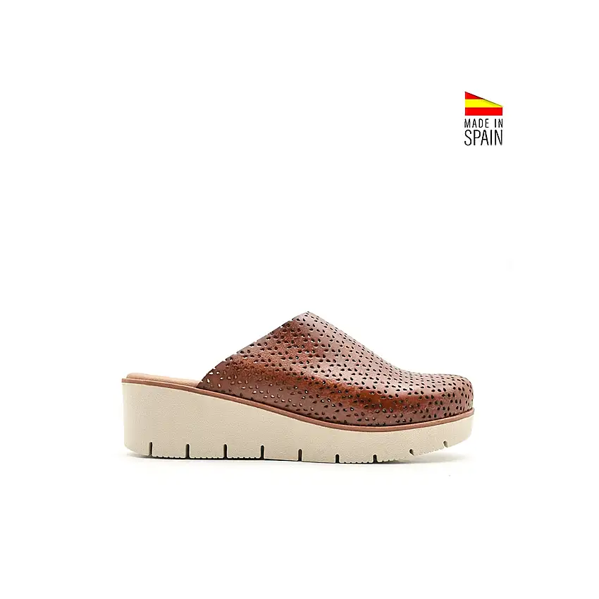 Zueco color cuero casual de piel