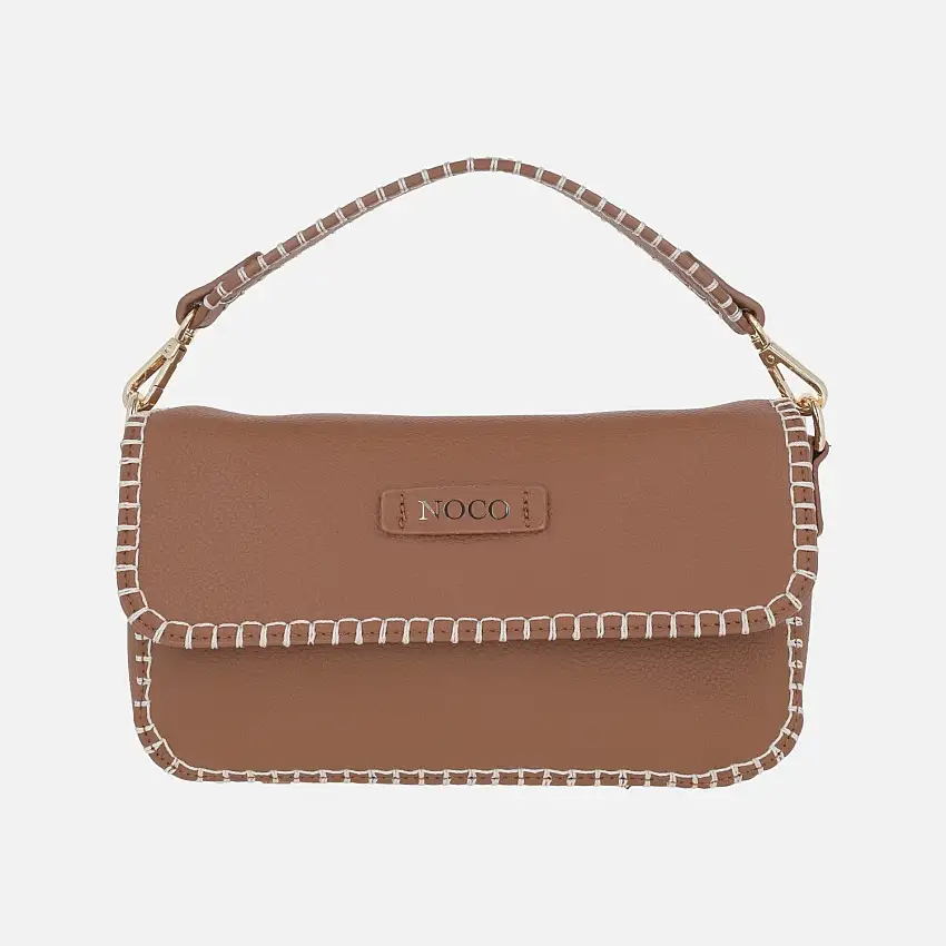 Bolsos multi posición con tapa y pespuntes