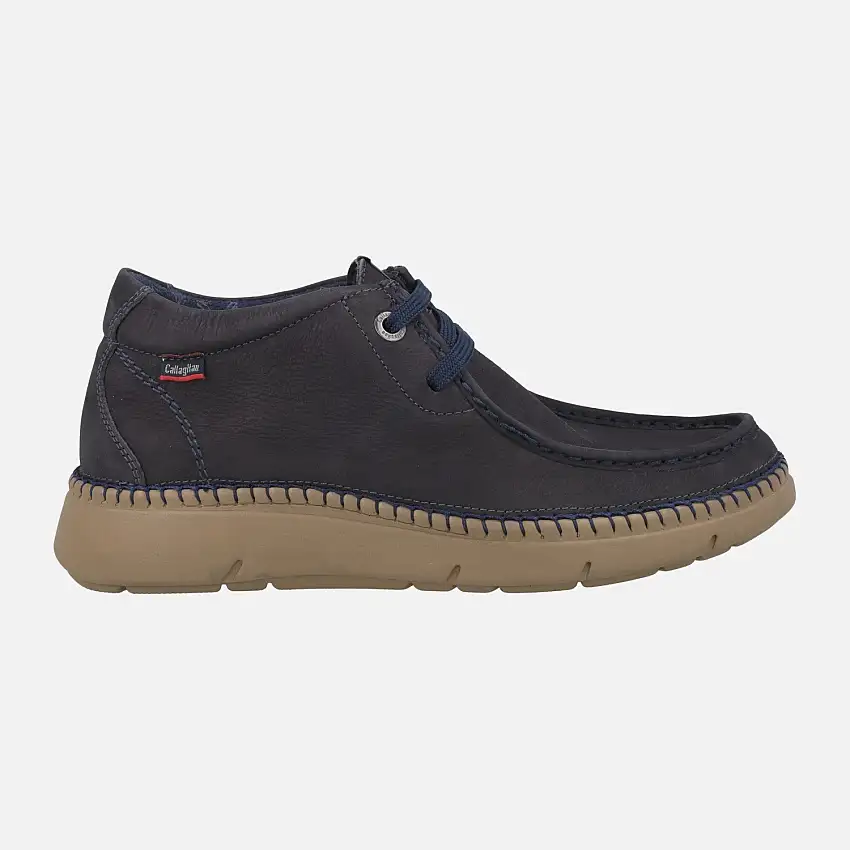 Botines bajos para hombre en piel nobuck con cierre de cordones