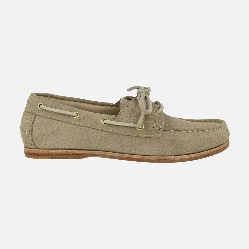 Zapatos náuticos NAUTIC para mujer en serraje visón con suela de cuero