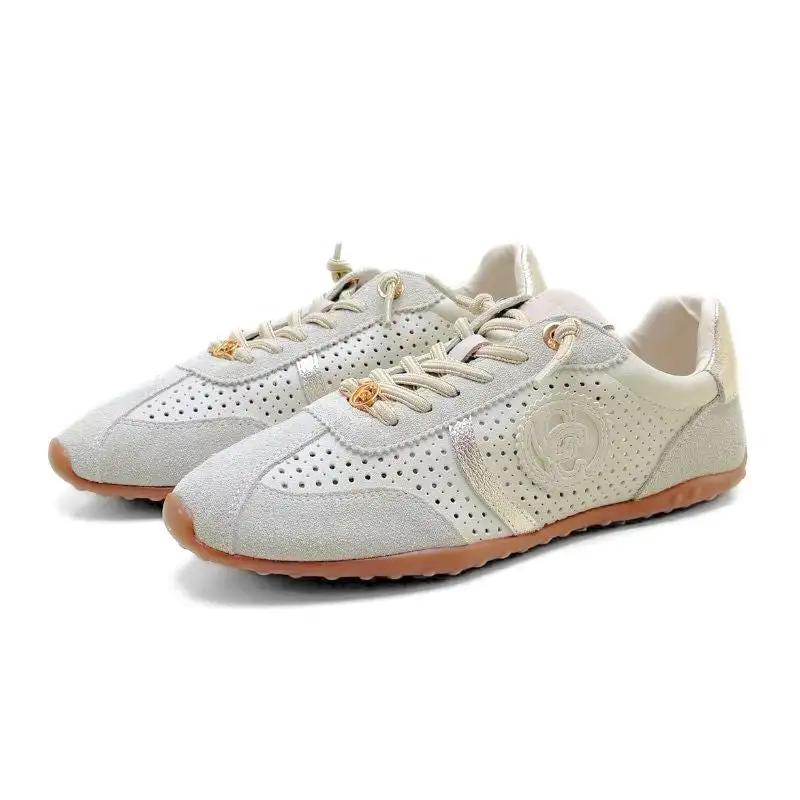 Carmela 163109 Zapatilla casual calada hielo