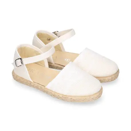 Alpargata niña ARRAS en lino blanco con diseño con puntilla.