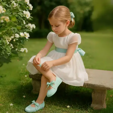 Angelito niña con lazo en terciopelo de primavera verano.