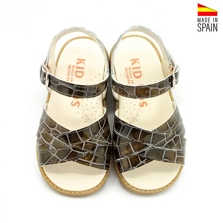 Sandalia coco taupe con tiras de charol