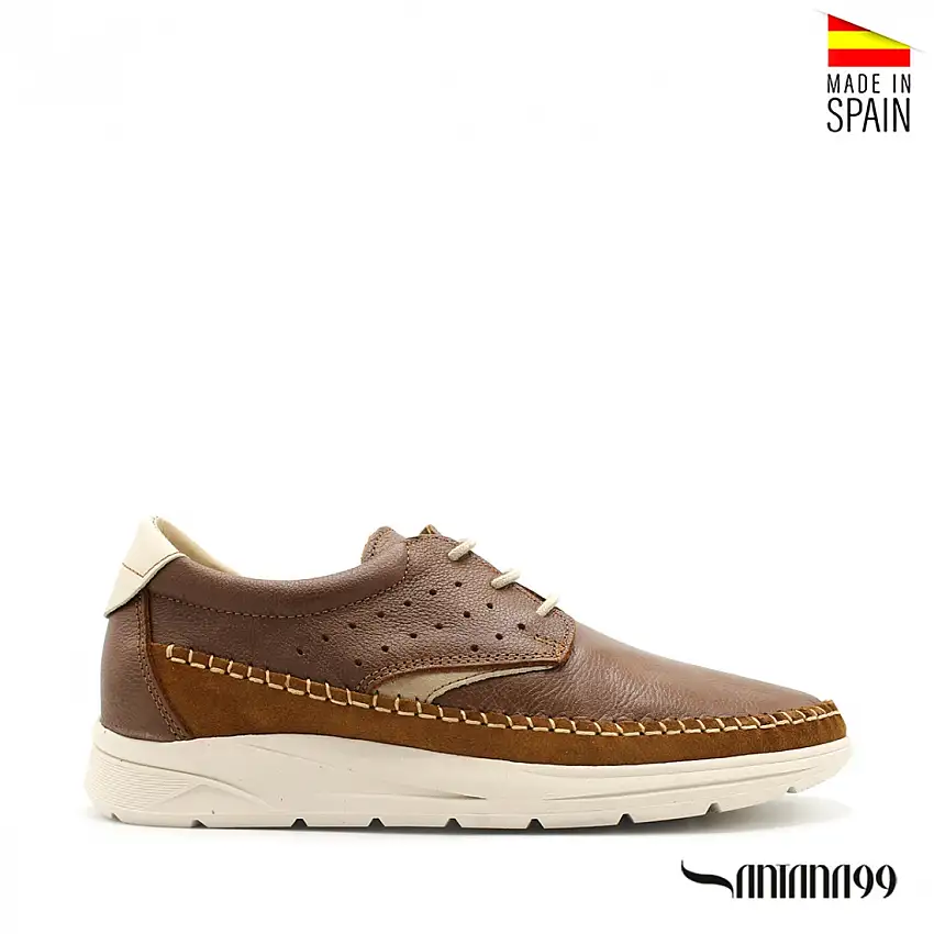 Zapato con cordones de piel marrón