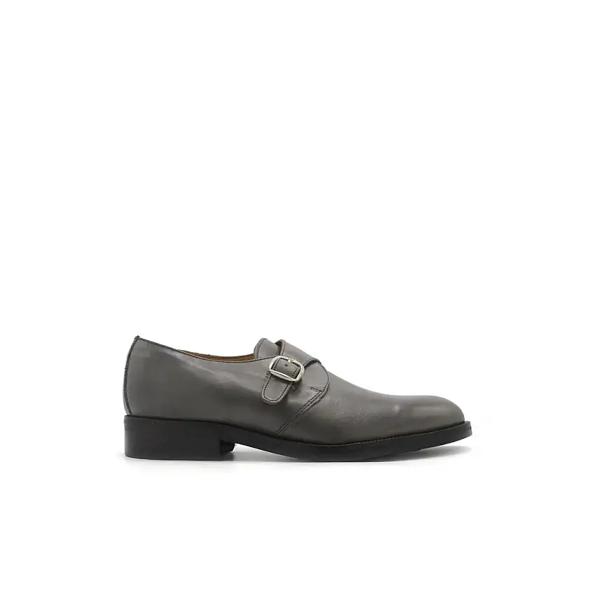Zapato gris hebilla de piel
